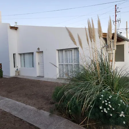La Alegre! Hermosa Casa Centrica Y Cerca Del Mar Puerto Madryn Exterior photo